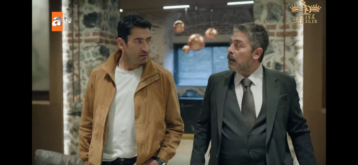 Стоп кадр из сериала «Аби/ Семья- это испытание»