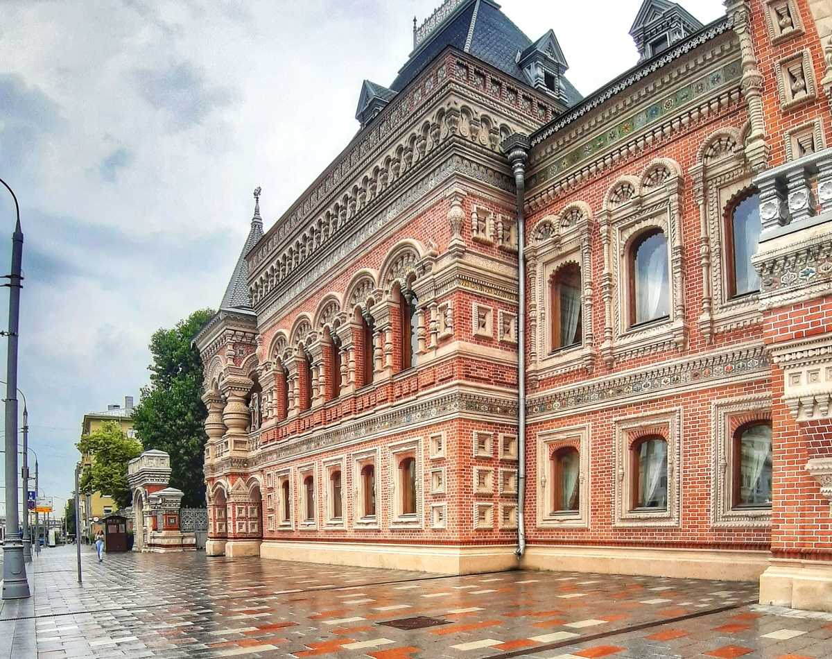 Особняки Москвы. Дом купца Игумнова — русский терем на Большой Якиманке.