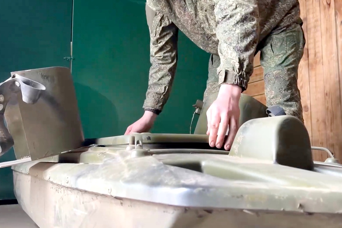    Один безэкипажный катер "Сириус-82" может нести на борту две якорные речные мины./Минобороны России