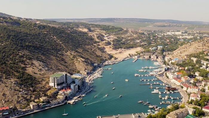 Обложка © Shutterstock / FOTODOM /Collection Mayk