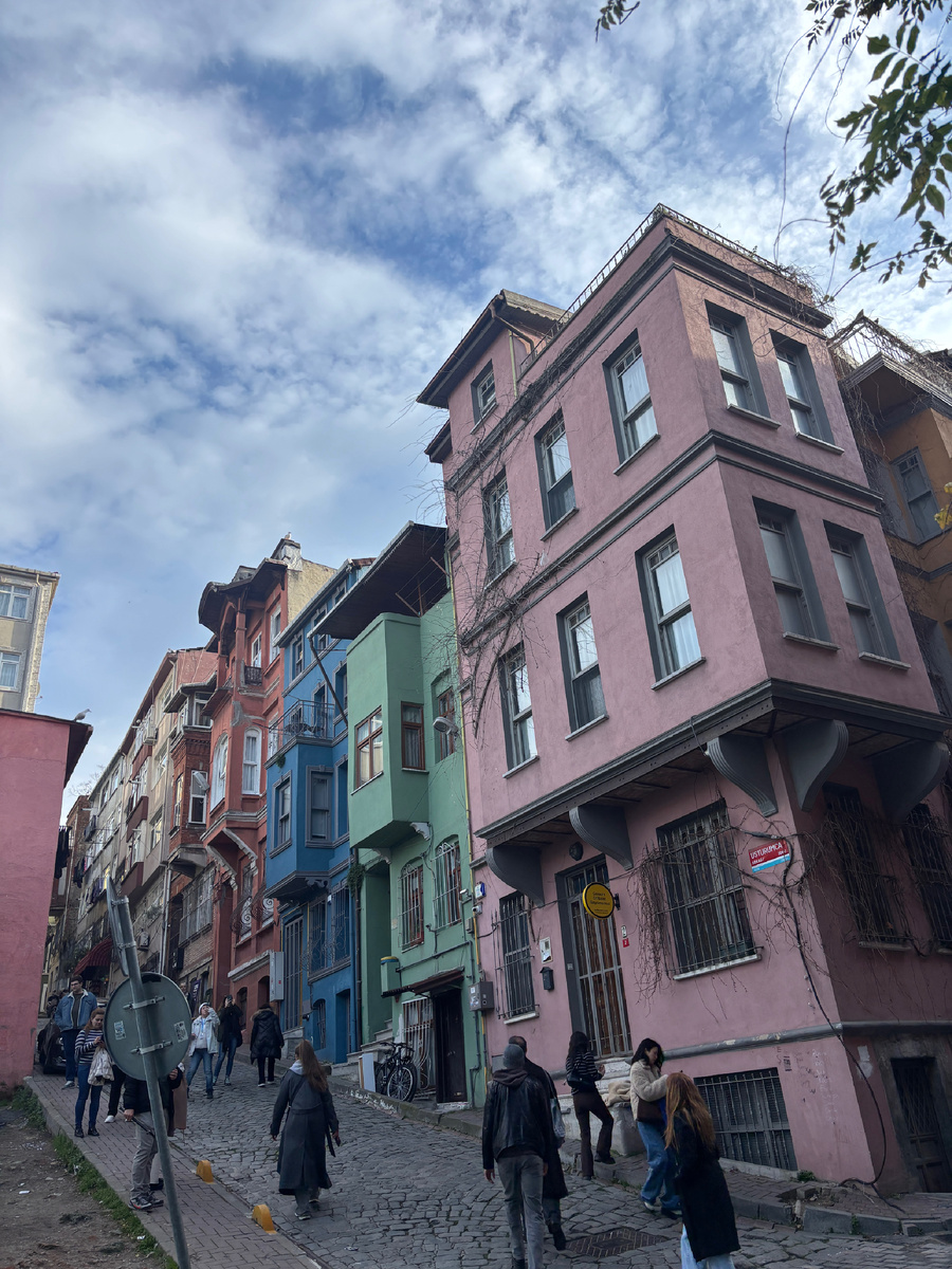 Фото автора. Будто кто-то собирал причудливую яркую головоломку 