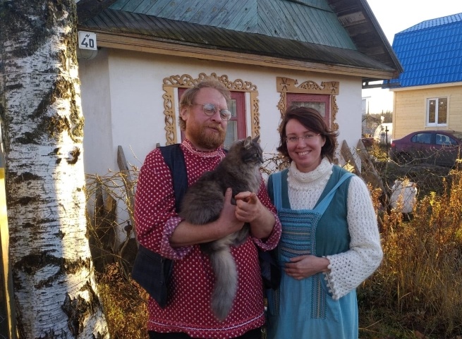 Илл.: Фото из архива Музея каменных жерновов. Справа налево: кандидат педагогических наук Елена Васильевна Михайлова и основатель коллекции Владимир Михайлович Львовский