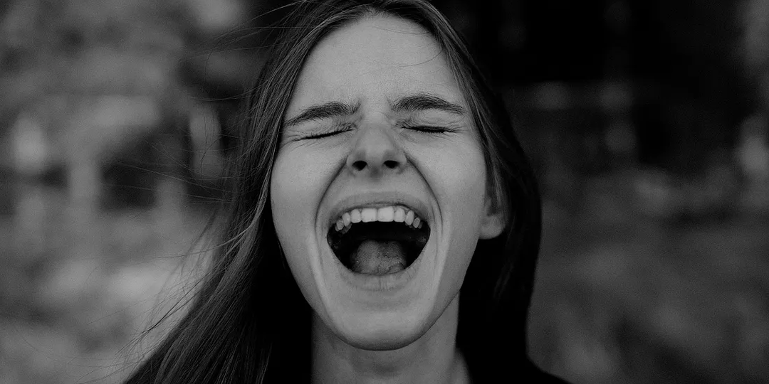 Я допрашиваю нарциссов: вот 5 жестоких способов, которыми они вас газлайтят (и угоняют вашу психику)