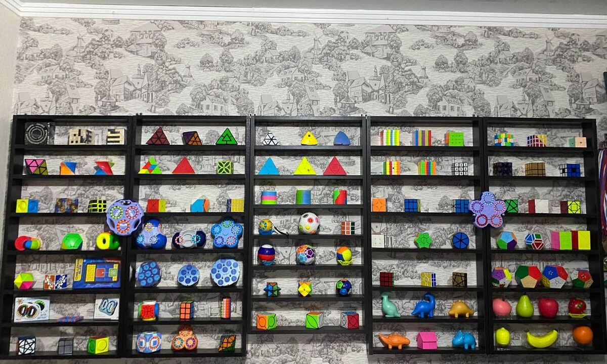 110 экземпляров