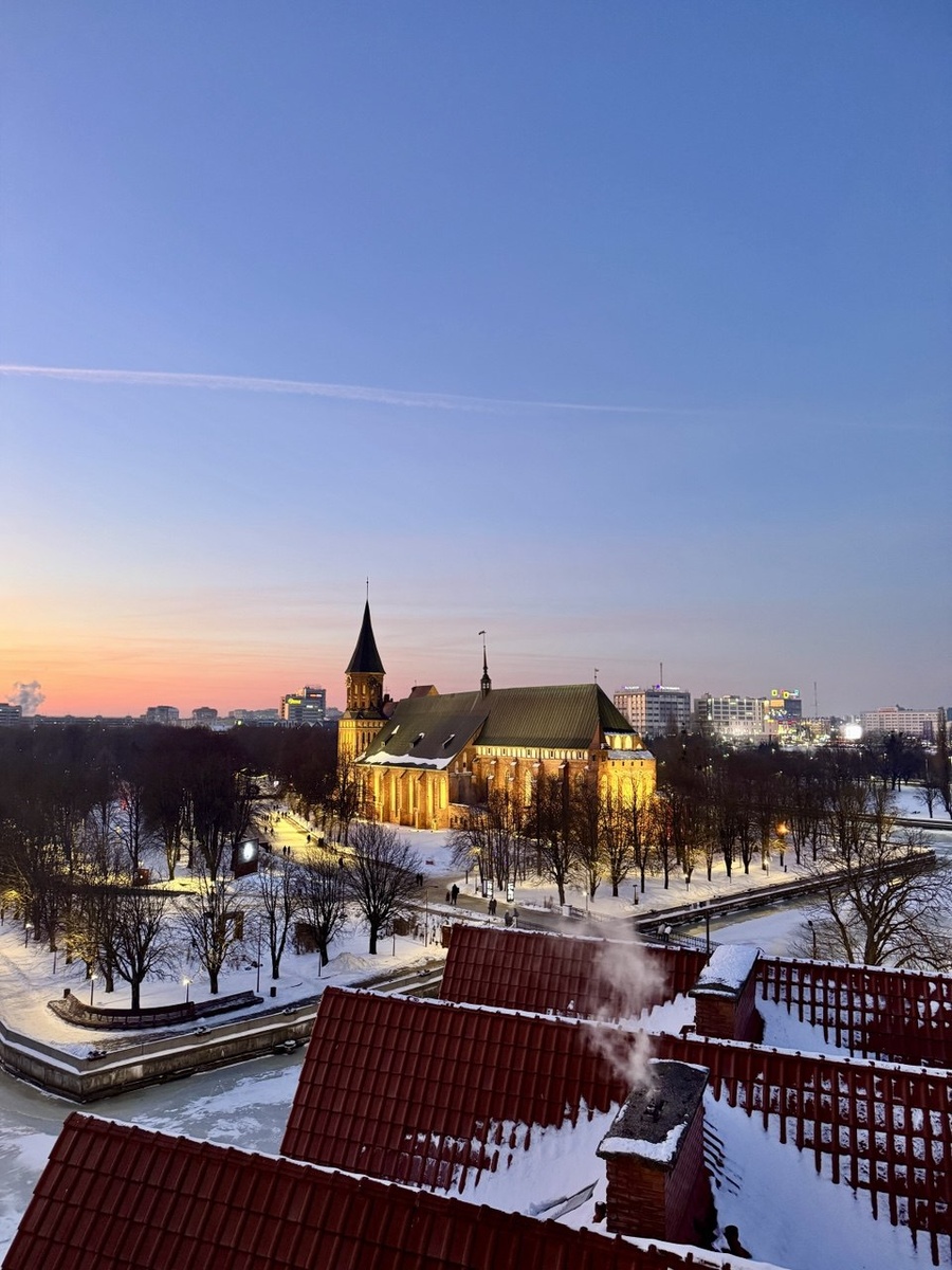 Закат в Калиниграде, вид с маяка Рыбной деревни. В