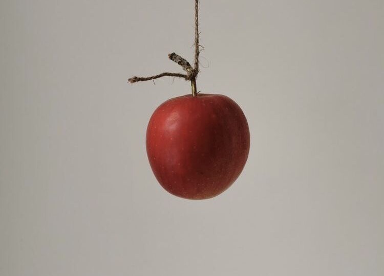 Как сделать белый приворот на девушку с помощью яблока