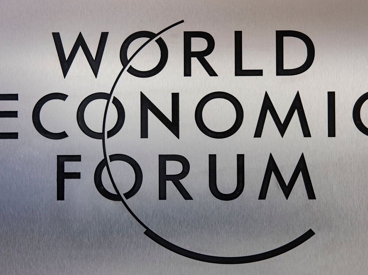    Логотип ежегодного Всемирного экономического форума в Давосе