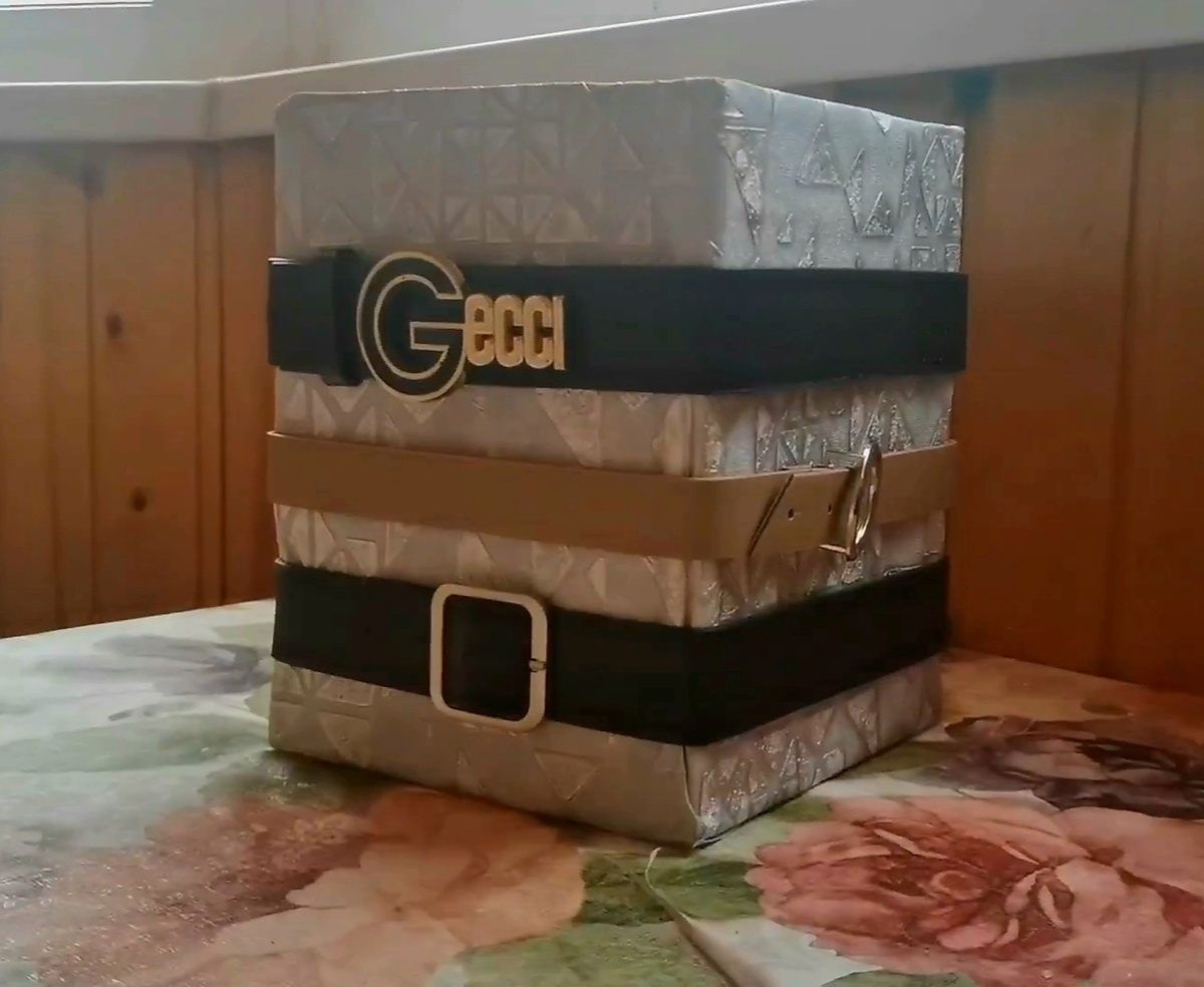 Здесь обои и ремни