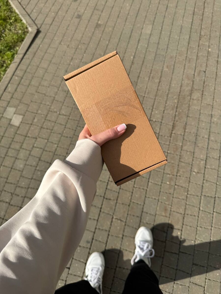 Упаковка с теми самими стикерами