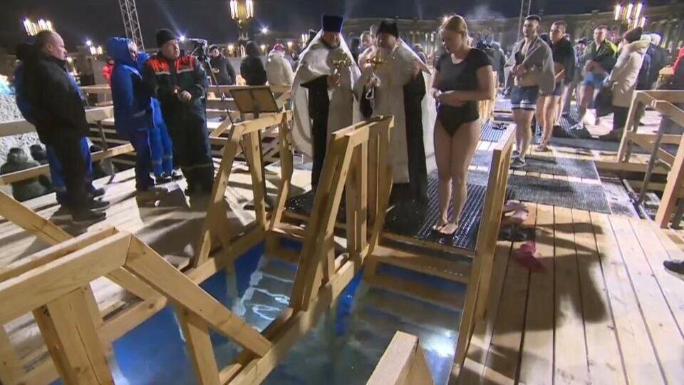     Крещение Господне отмечают в России: трансляция РЕН ТВ