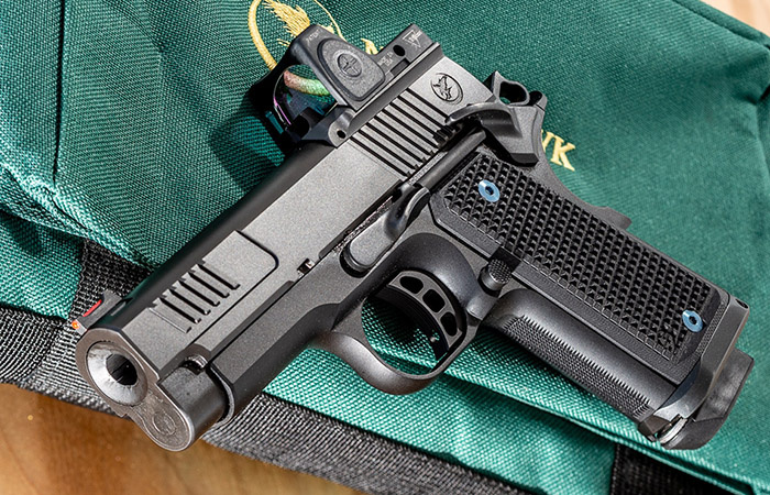 Nighthawk Custom Ambassador Counselor./ Фото: athlonoutdoors.com