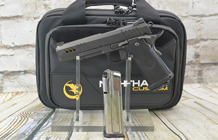 Nighthawk Custom Boardroom./ Фото: somarriba.com