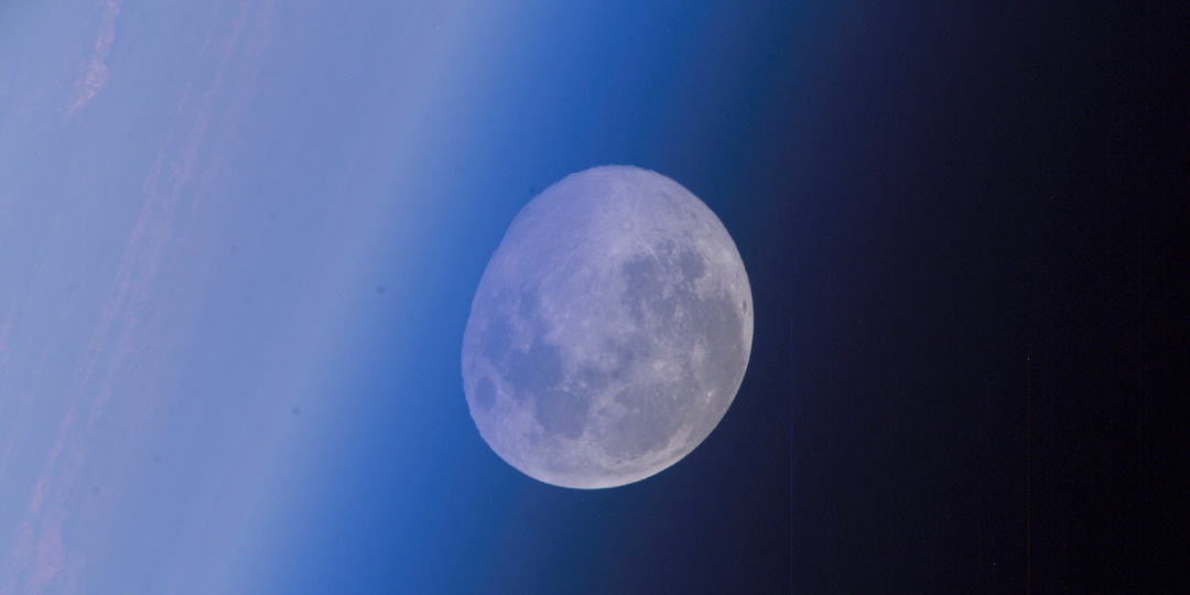 Когда будет первый отель на луне