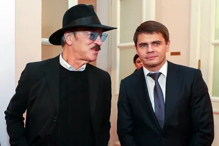 "Сменил одну Катю на другую": сын Боярского скрывал свою семью, пока отец радовался счастью