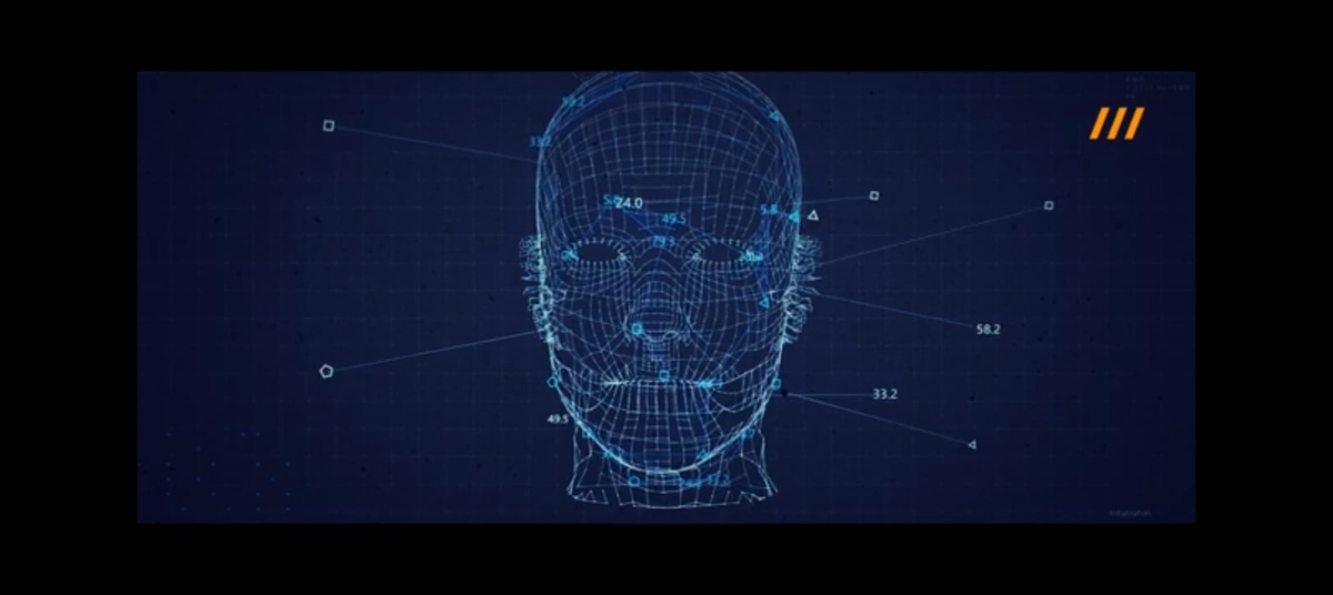 Компьютерная графика: 3D-сетка (вайрфрейм) накладывается на лицо человека, соединяя ключевые точки в геометрию.