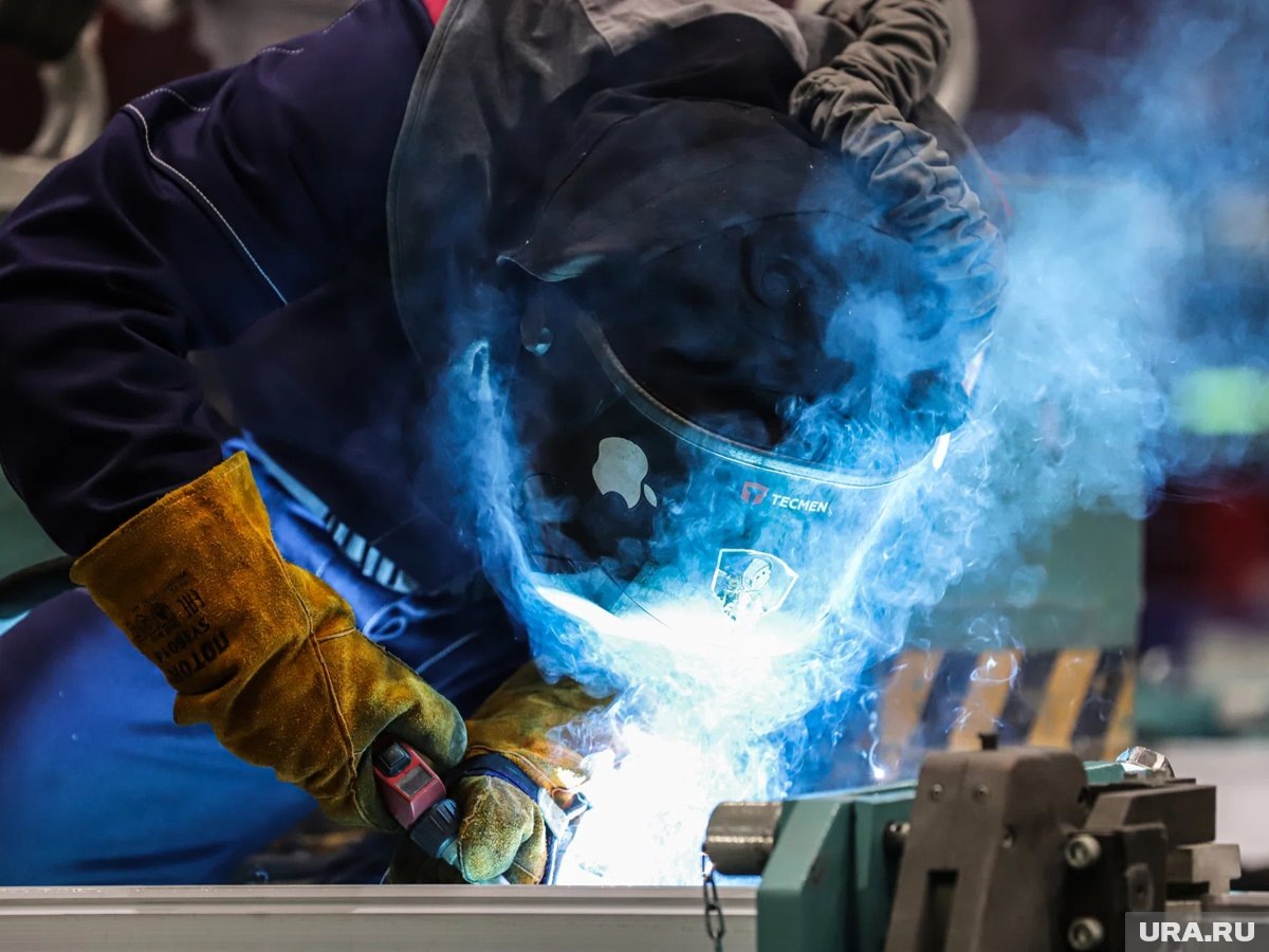     Сварщики оказались наиболее востребованы в 2026 году