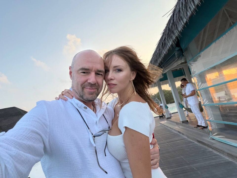    Полина Диброва отдыхает с Романом Товстиком на Мальдивах. Источник: t.me/dibrovapolina