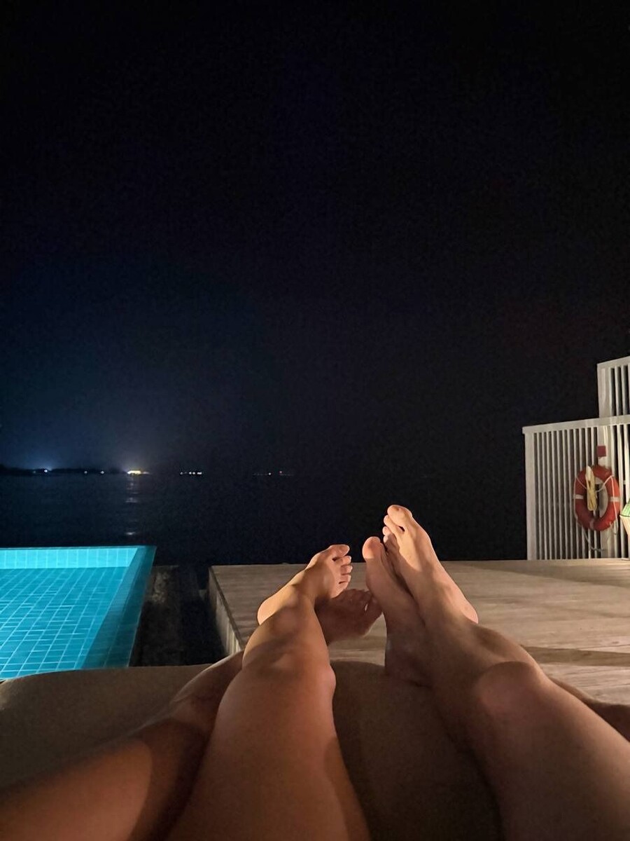    Полина Диброва отдыхает с Романом Товстиком на Мальдивах. Источник: t.me/dibrovapolina