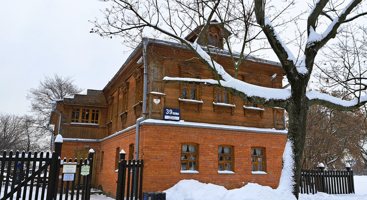 дом кузнеца, см галерею