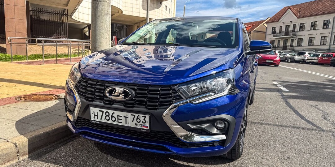 «Искра» дала жару: россияне активно раскупают новую дешевую «Ладу»