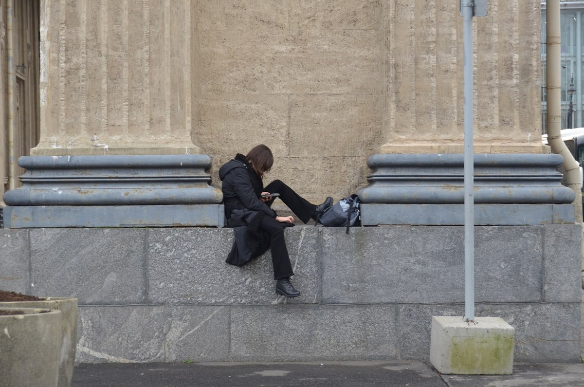 Город с богатейшей историей и культурой одновременно может ощущаться подростком как холодный, отчужденный, требовательный, считает эксперт.  Фото: Фото: ФедералПресс / Татьяна Буторина