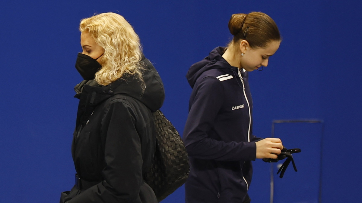    Что ждет Камилу Валиеву и Этери Тутберидзе сейчас не знает никто. Фото: REUTERS