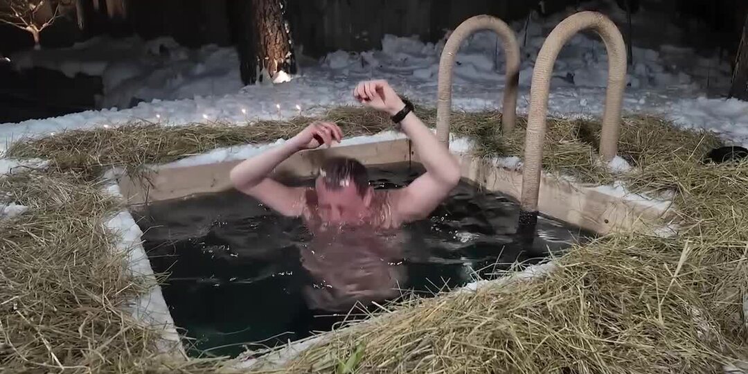 Губернатор Александр Дрозденко принял участие в крещенских купаниях