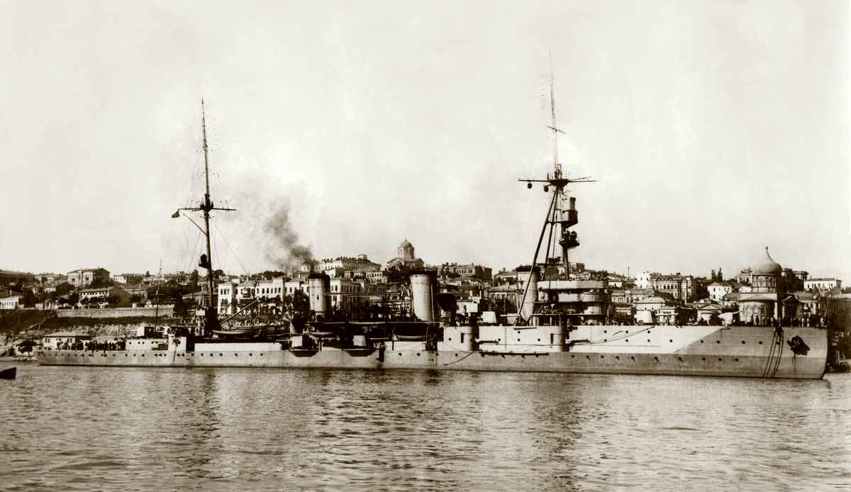 «Червона Украина» новое наименование крейсера «Адмирал Нахимов»