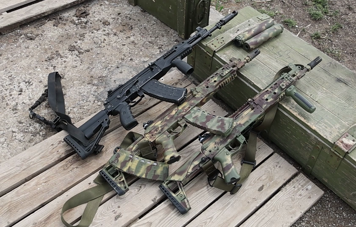    Штурмовой автомат АК-12К  Александр Полегенько/ТАСС