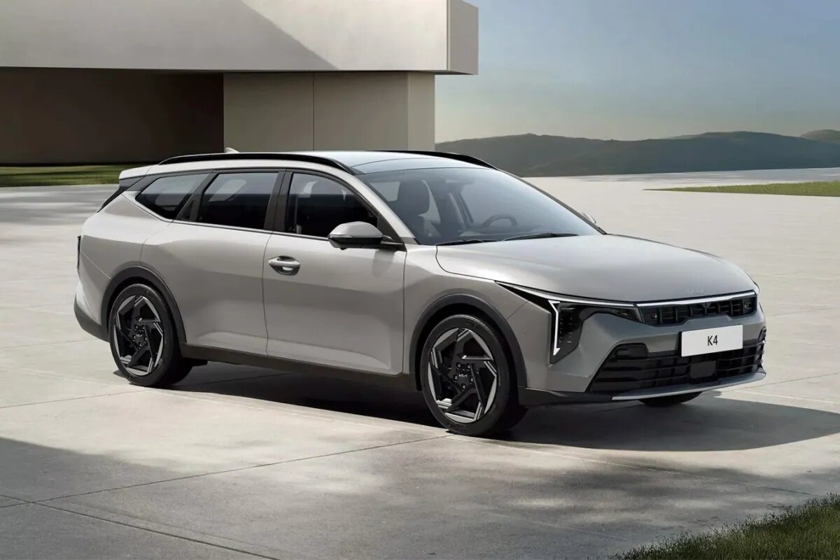     Коробка передач новой Kia K4 всех удивила. Дело в том, что она механическая