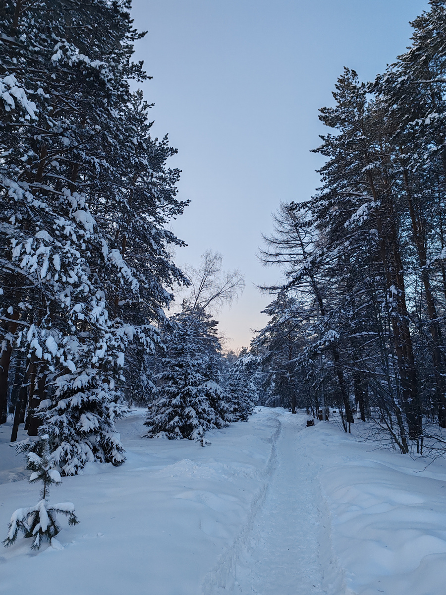 На рассвете.