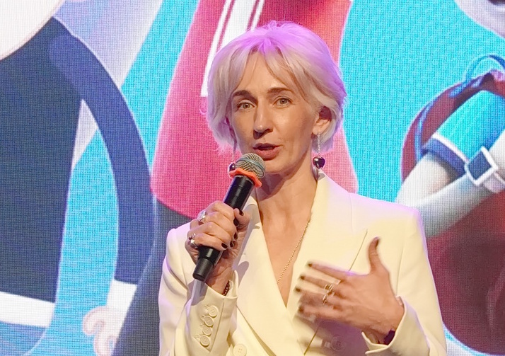 На фото из открытых источников: Руководительница нового международного канала киностудии «Союзмультфильм» «Умка» - Дворядкина. Она также является руководительницей еще одного телеканала «Союзмультфильма» - канала «Мультиландия».