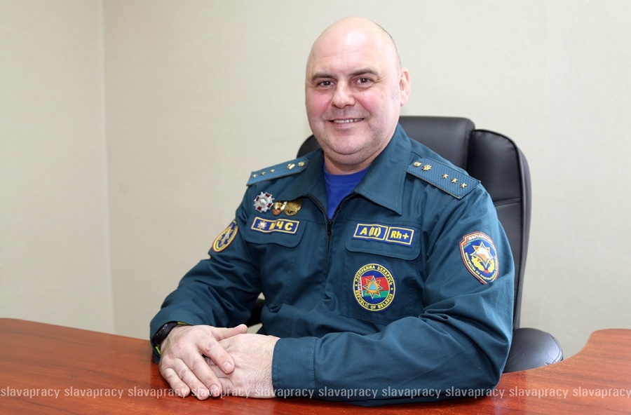     Спасатель, семьянин, птицевод: необычные грани жизни огнеборца Копыльского РОЧС