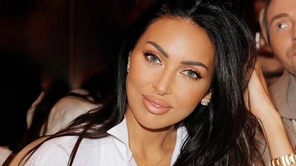 Алсу опубликовала архивное фото со временем третьей беременности