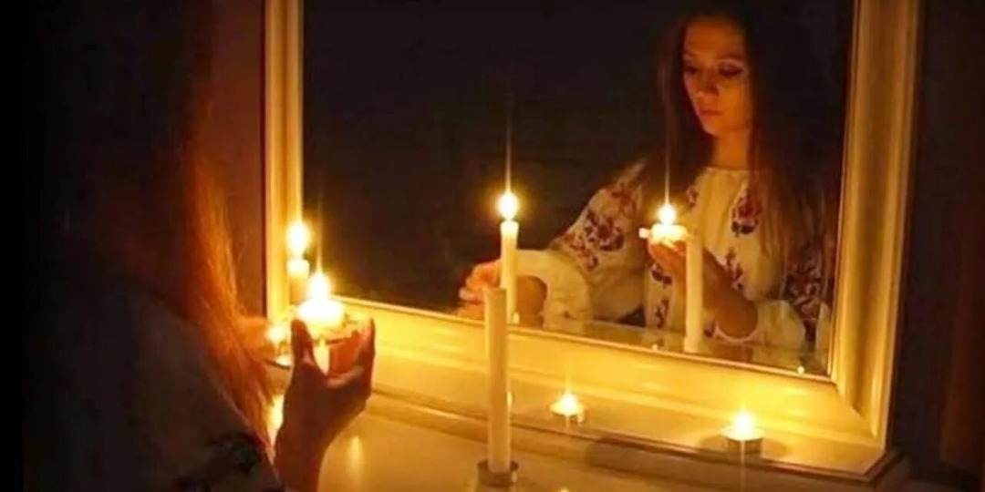 НОЧЬ ТИХИХ ЗЕРКАЛ