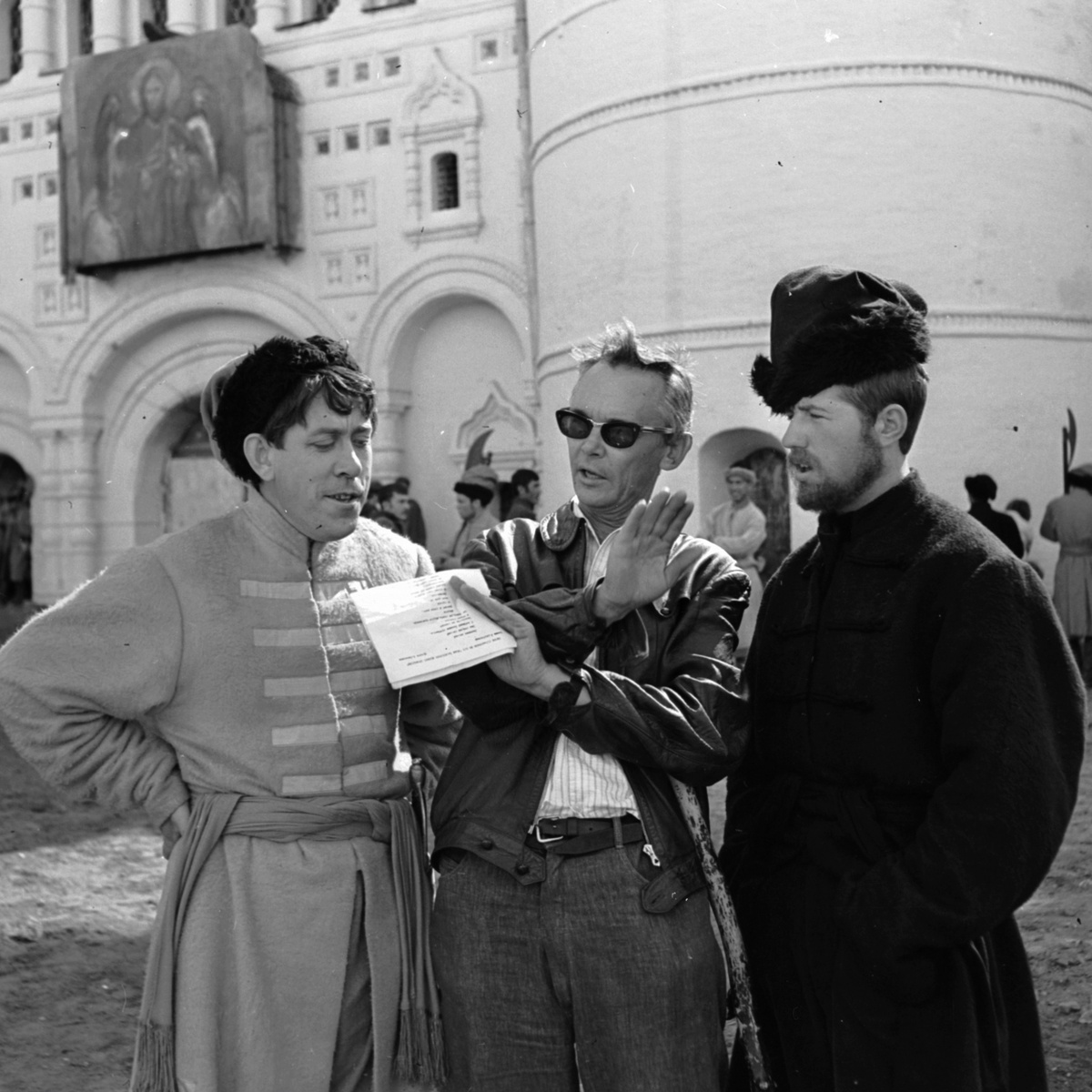 Как снимали фильм «Иван Васильевич меняет профессию»: закулисье легендарной комедии