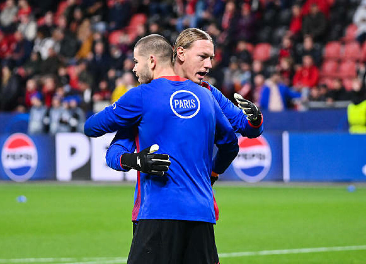     Во Франции сравнили Сафонова и Шевалье: оба обладают качествами для того, чтобы стать первым вратарем «ПСЖ»