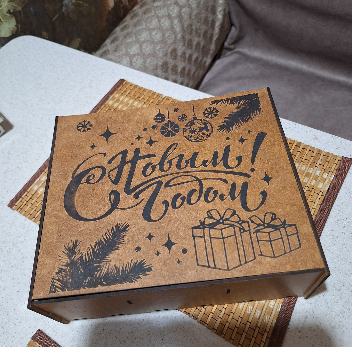 Солидный ящичек с чаем