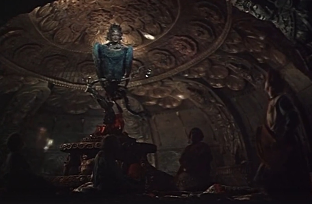 Птица Феникс пытается погрузить путешественников в сладкие грёзы 