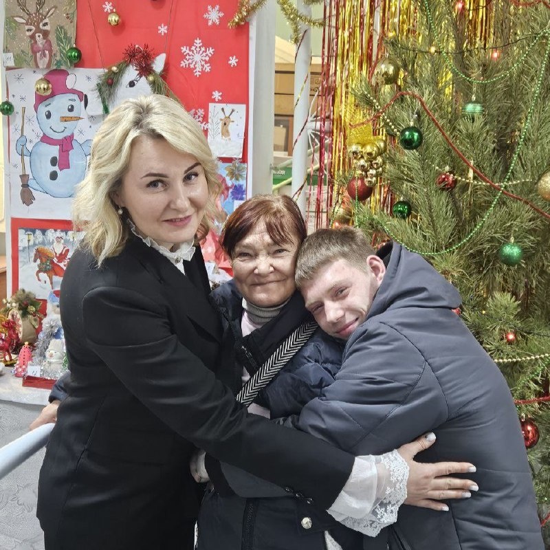    «Встретили праздник вместе»: женщина изменила жизнь, чтобы вернуть сына из детского дома