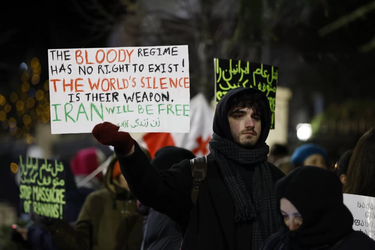 Протест у посольства Ирана в Тбилиси.
