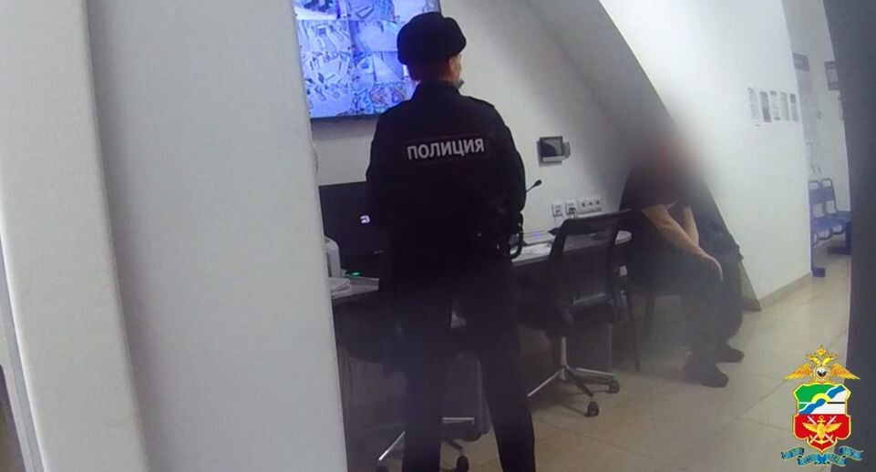    Скриншот с видеозаписи пресс-службы полиции Сибири