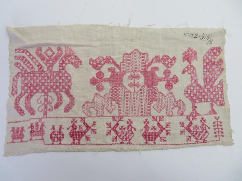 Полотенце, конец ХIХ века. Из коллекции быта вепсов (©) Российского этнографического музея