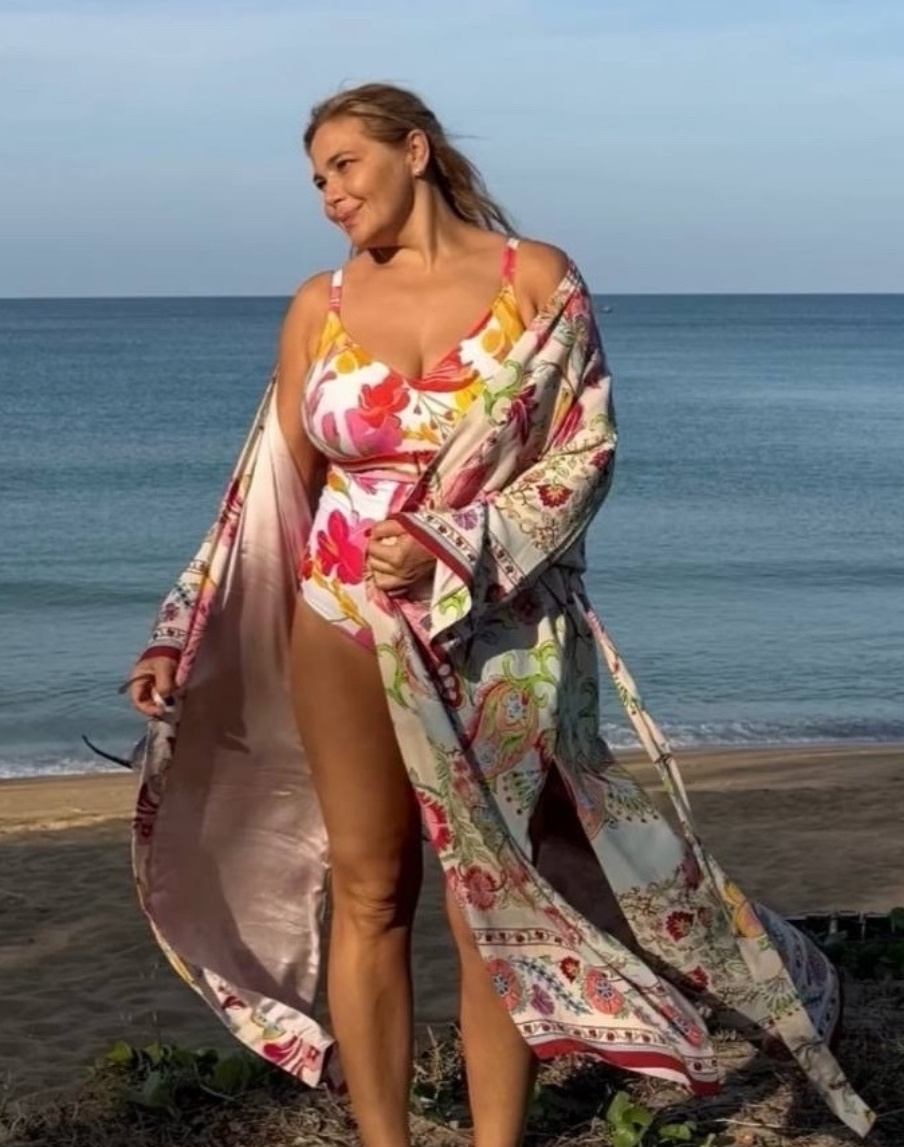 В 40+ горячее, чем в 20: откровенные фото Пеговой заставили говорить о её молодом возлюбленном