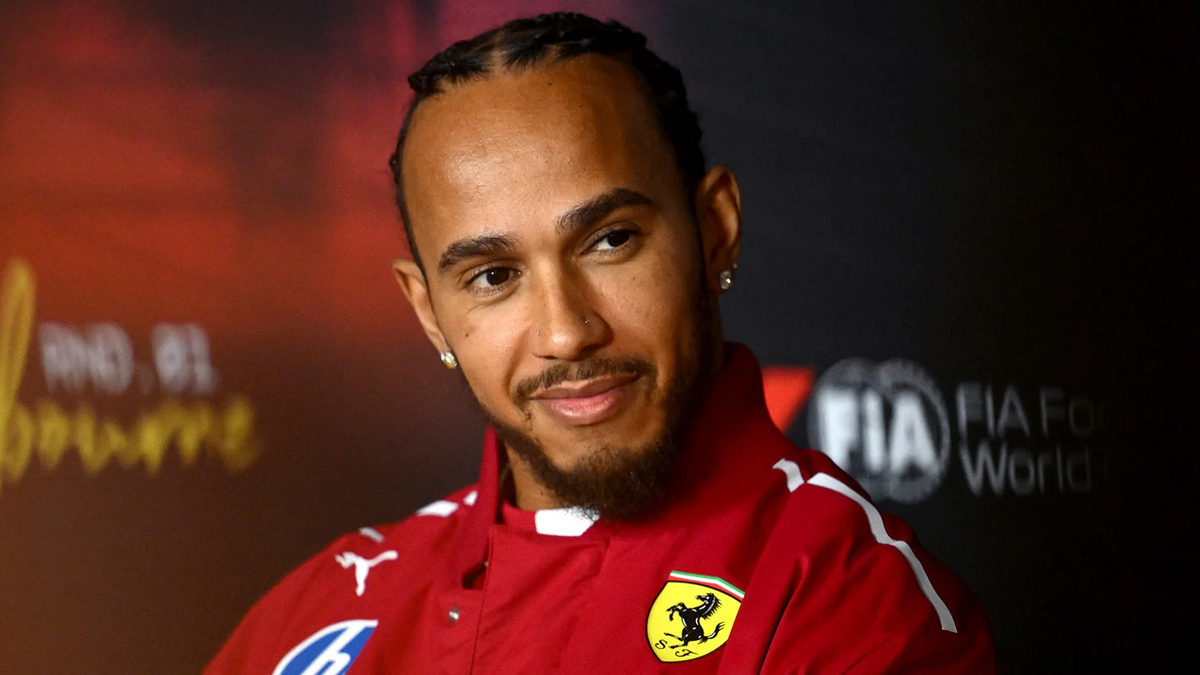 Льюис Хэмилтон (Фото Joel Carrett Credit / EPA)