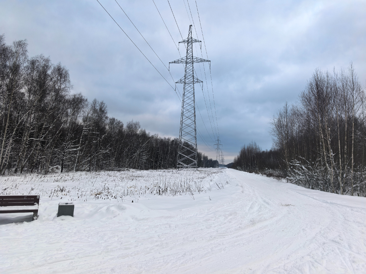 Перекресток Бумажной Просеки, с какой то дорогой