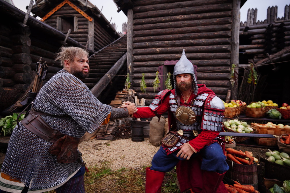 Постовалов из Уральских пелеменей явно жжет напалмом. 