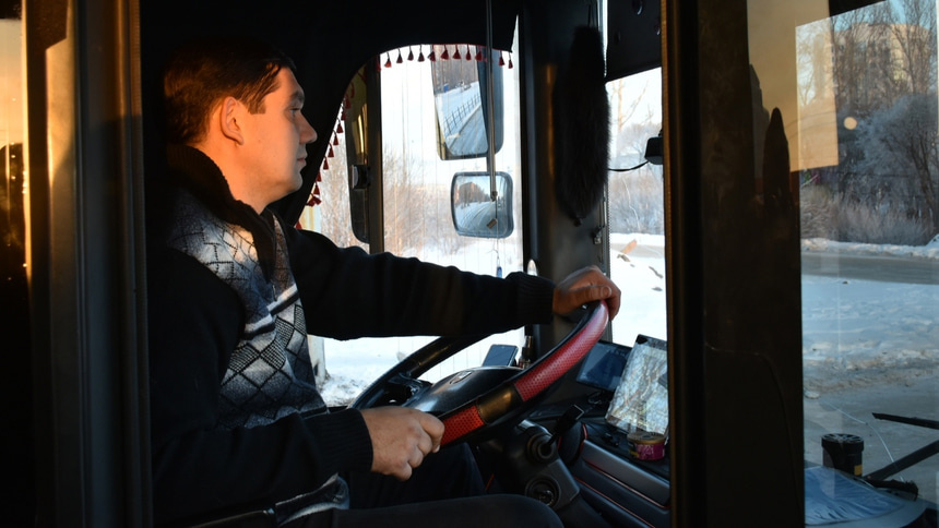 Автобусы в Омске «обрезали» из-за нехватки денег