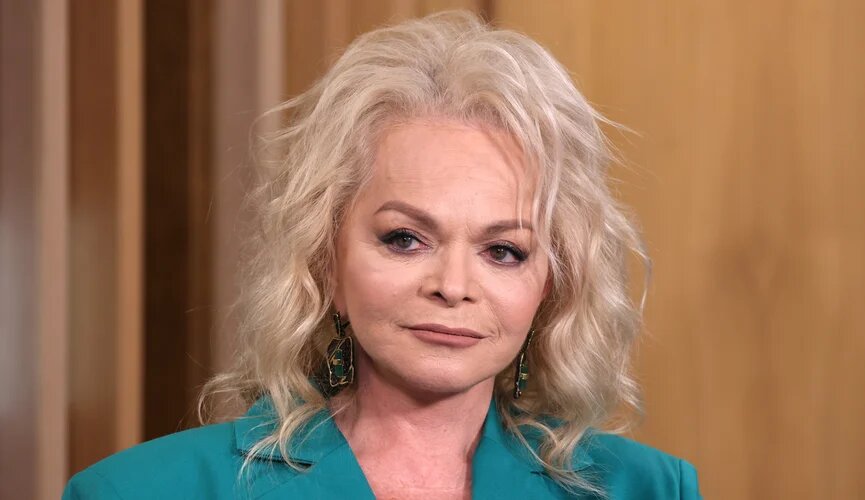 Приставы начали принудительно выселять Долину из квартиры в Хамовниках