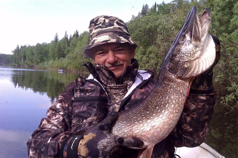    Александр Дубовик увлекался рыбалкой. Фото: соцсети